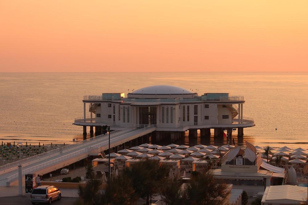 Hotel Cristallo Senigallia Esterno foto