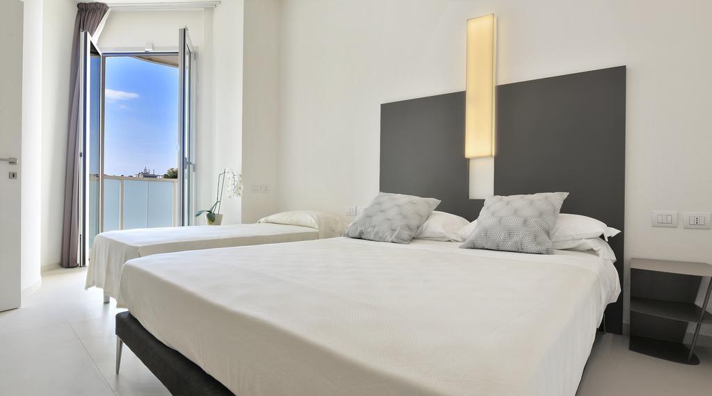Hotel Cristallo Senigallia Camera foto