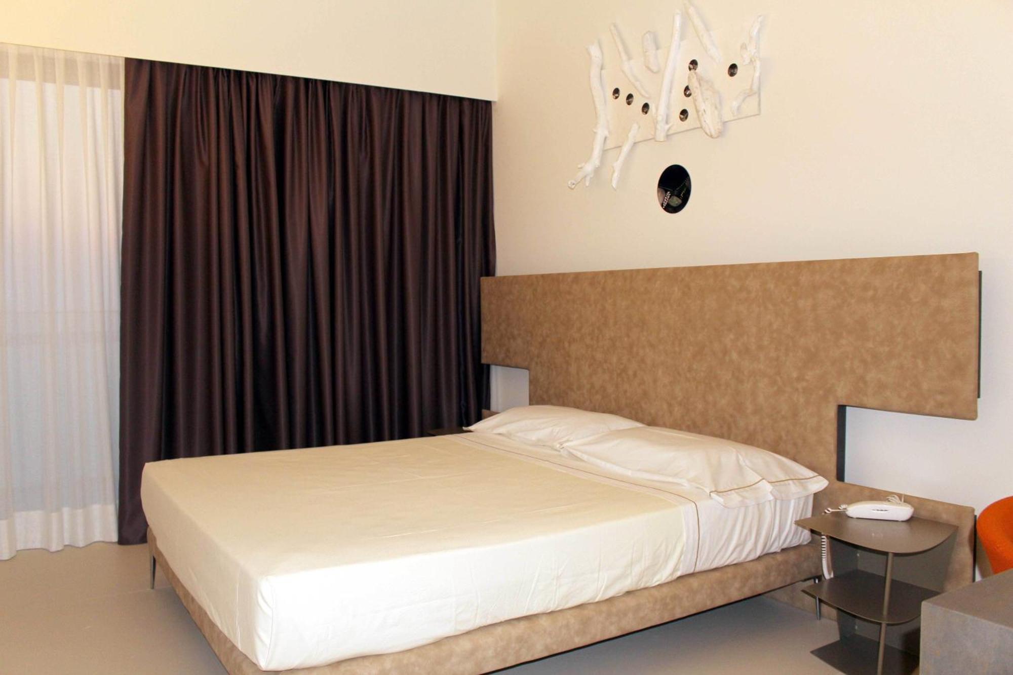 Hotel Cristallo Senigallia Camera foto