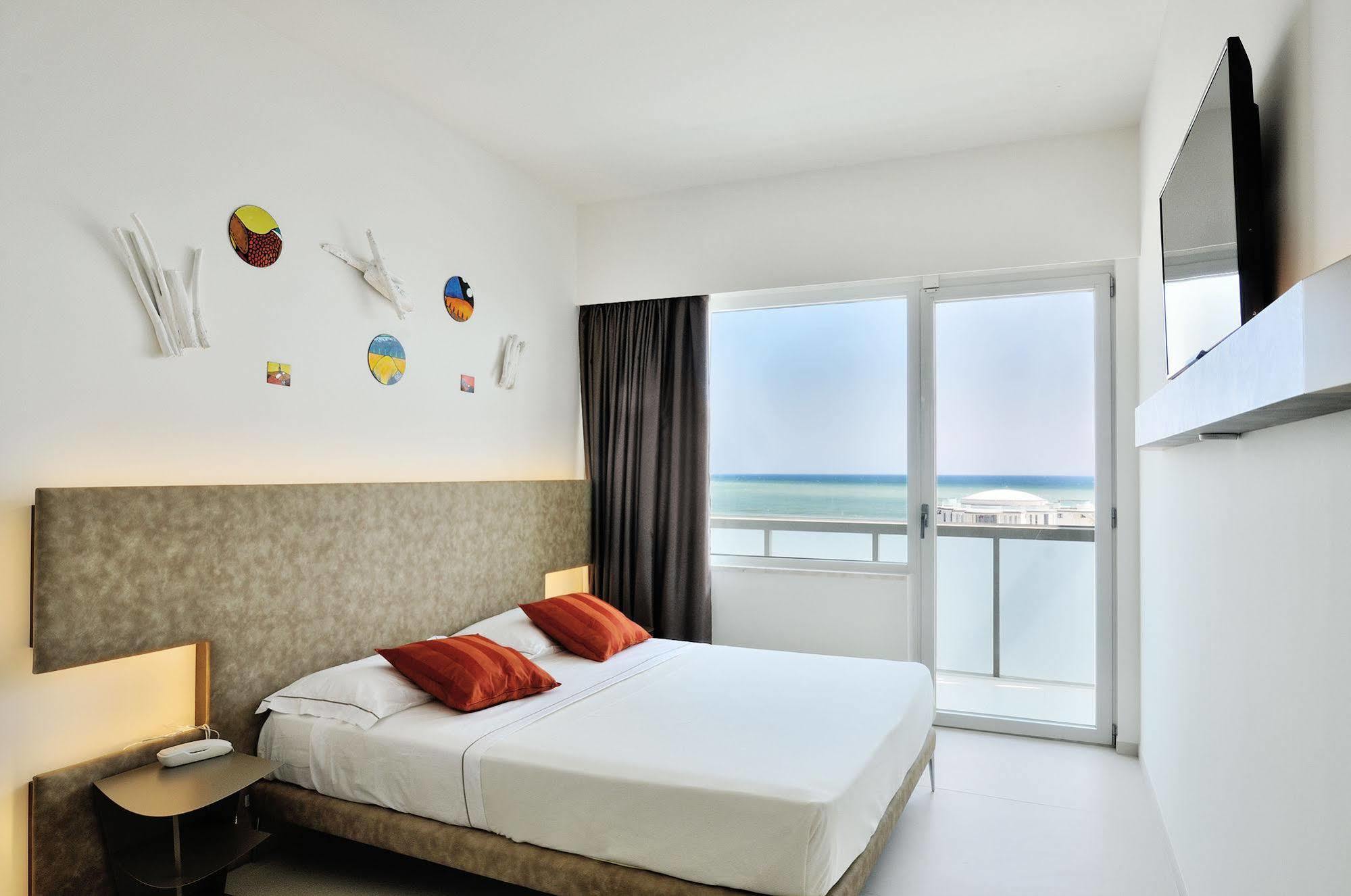 Hotel Cristallo Senigallia Esterno foto